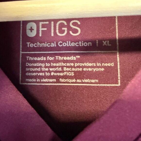 Figs Womens Size XL Healthcare Worker Scrub Top Burgundy Red Colorblock Nurse - Picture 2 of 8
